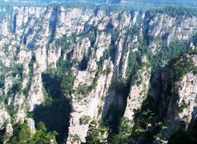 southern sky column mountains in the zhangjiajie national forest park china El Parque Forestal Nacional de Zhangjiajie, China bosque Pandora extraterrestre de Avatar.