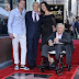 Estampan en una estrella del Paseo de la Fama de Hollywood el nombre de Michael Douglas