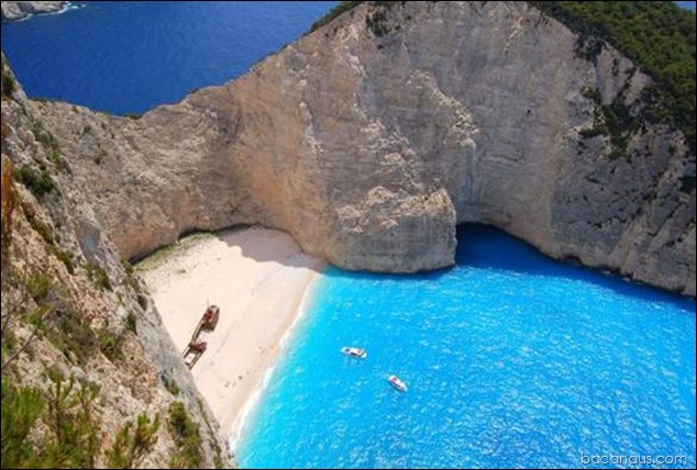 Navagio Beach bacanaus 1