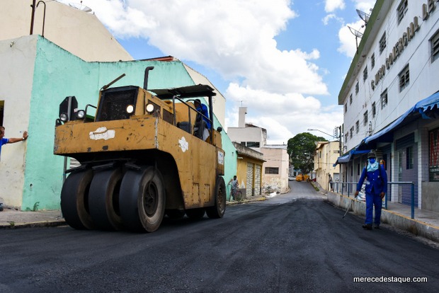 Asfaltamento de ruas é reiniciado em Santa Cruz do Capibaribe