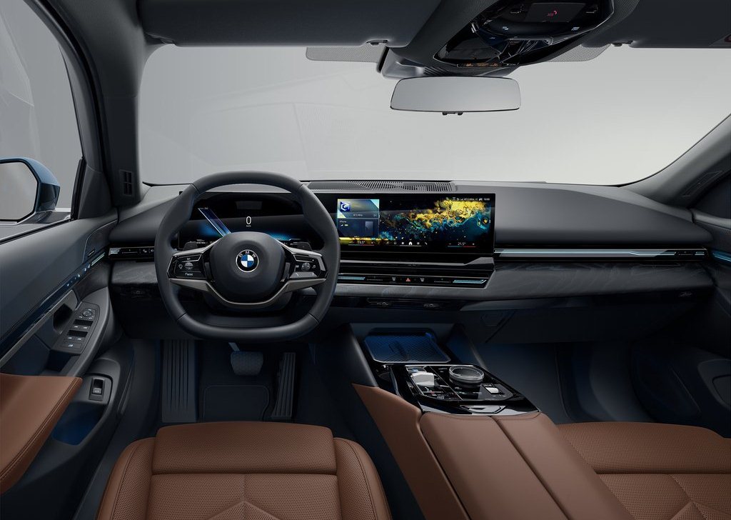2025 BMW 5-Series Touring