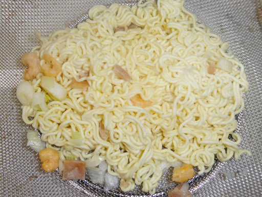 金ちゃん・ねぎらーめんを使って『ねぎ焼ラーメン』を作る！