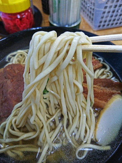 ミックスそばの麺の写真