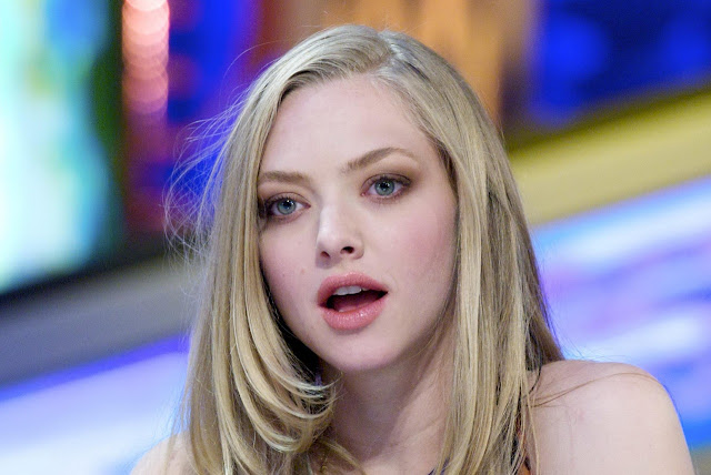 Amanda SeyFried Cute Sexy Photos 