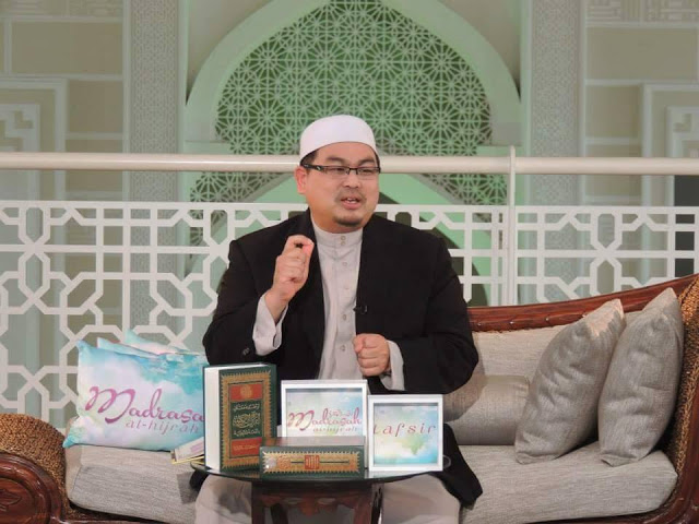 "Wife Kena Tegur Sebab Solat Tak Pakai Telekung," Tidak Sahkah Solat Tanpa Terlekung? Ini Jawapan Ustaz Dr Shauqi Othman