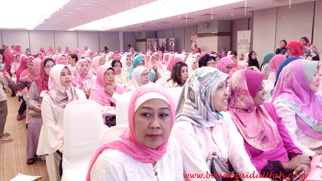 SELAMAT HARI WANITA SEDUNIA ANJURAN STELLAVINGZE INTERNATIONAL