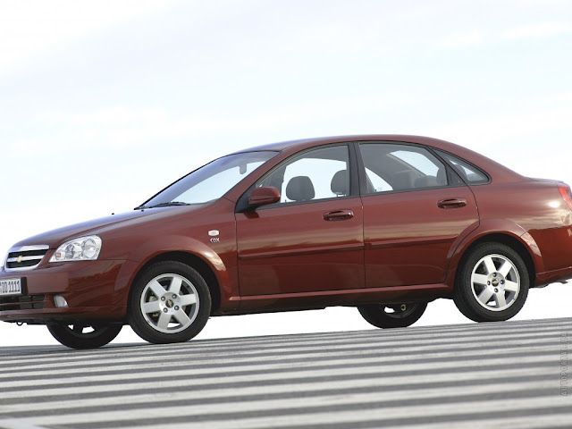 Side image of Chevrolet Lacetti