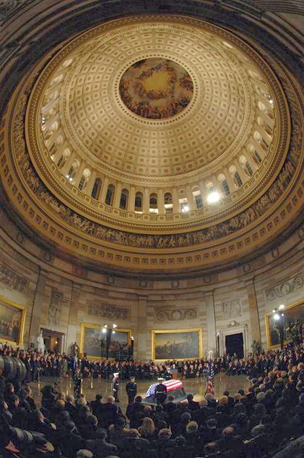 Ford-capitol-rotunda30Dec2006d1