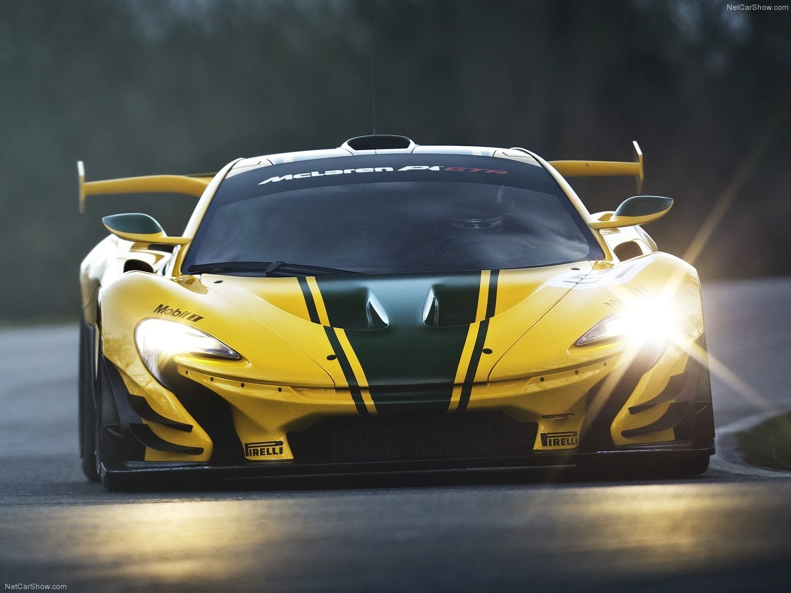 Hình ảnh siêu xe McLaren P1 GTR 2015 & nội ngoại thất