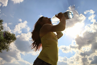 Manfaat Luar Biasa Minum Air Putih Saat Pagi Hari