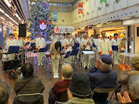 京都市消防音楽隊で「火の用心」を促していた。