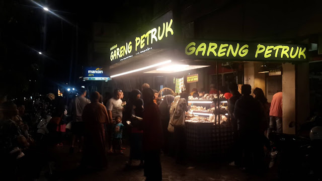 Angkringan Gareng Petruk, Sensasi Sajian Street Food Khas Jogja