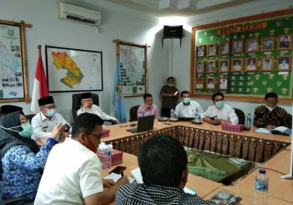 Bupati Adirozal Video Konference Dengan Menteri Bahas Anggaran dan Penanganan Corona  