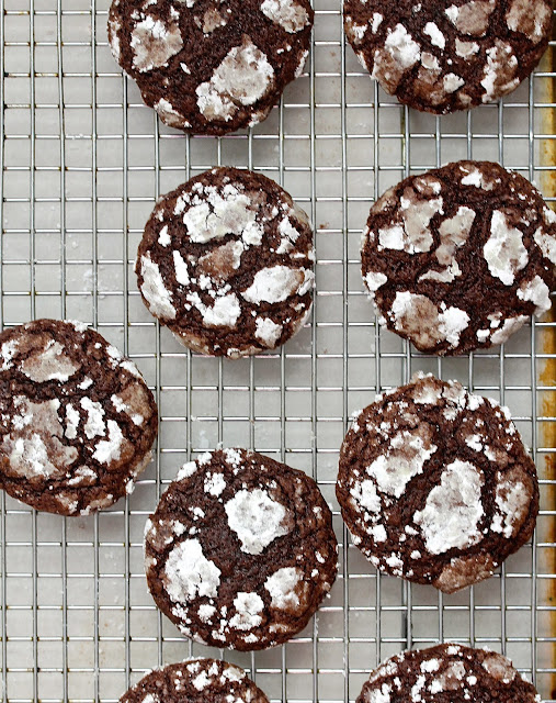 Chocolate Brownie Crackle Cookies