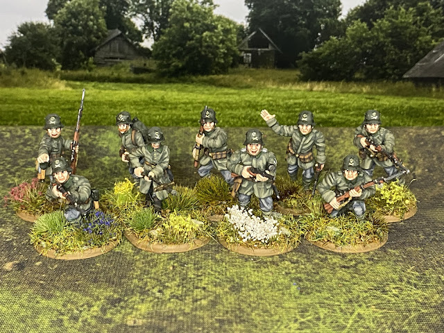 28mm German Freikorps/ WW1 Pionieren Squad with flamethrower from Wargames Atlantic and Empress Miniatures
