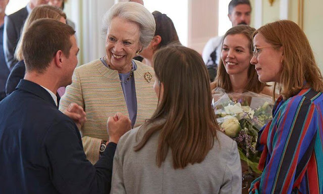 Princess Benedikte presented the Helene Alsace Prize 2022 to the Danish poet Caspar Eric during a ceremony at the Alsace Foundation