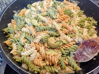 Fusilli con calabacín y bechamel