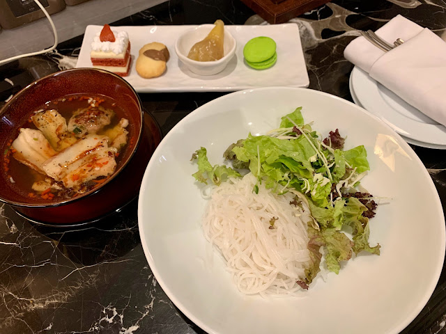 Vietnamese rice noodle from room service