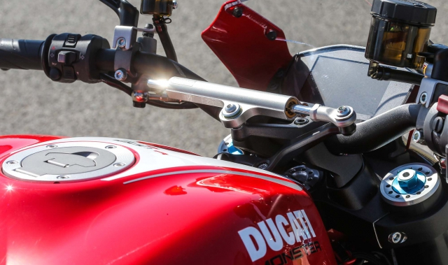 Ducati Monster 1200 R: Again! Ready to bite!