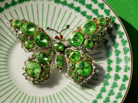 vintage Weiss green rhinestone butterfly pin