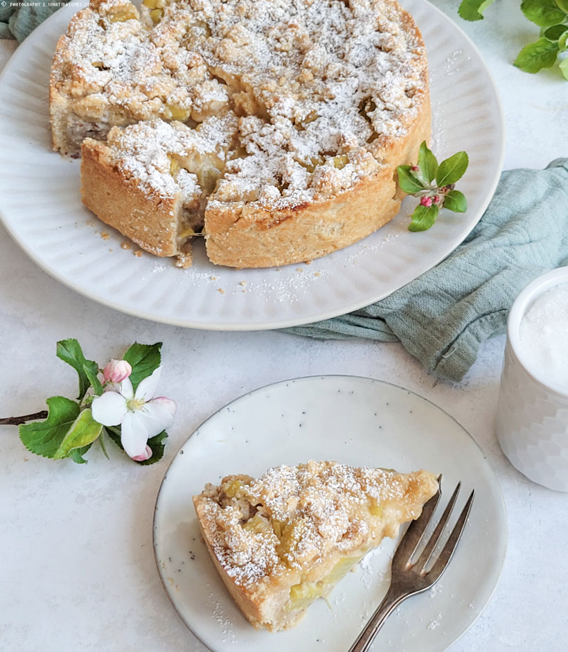 veganer Rhabarber-Streuselkuchen