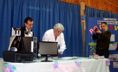 Acto Premiación por trabajo de ecología en la Escuela 10.-