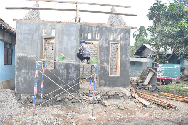 Pembangunan Rumah Tidak Layak Huni (Rutilahu) TMMD 118 Kodim 0825/Banyuwangi Mendapatkan Respon Positif Dari Warga