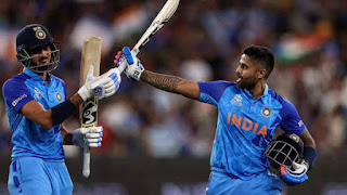 टीम इंडिया के शेर, सेमीफाइनल में ढेर:पावर-प्ले में बेहद धीमी बैटिंग, रोहित 9 ओवर खेलकर भी फेल; बेजान और बेरंग बॉलिंग