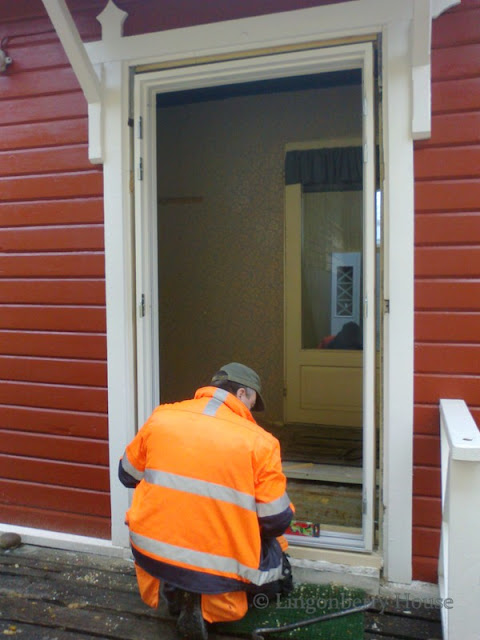 lingonberryhouse, house renovation, remontointi, oven vaihto, new front door