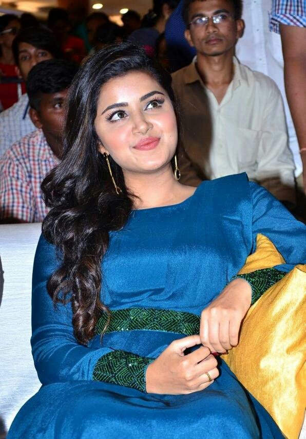 Actress AnupamaParameshwaran Latest HD Images