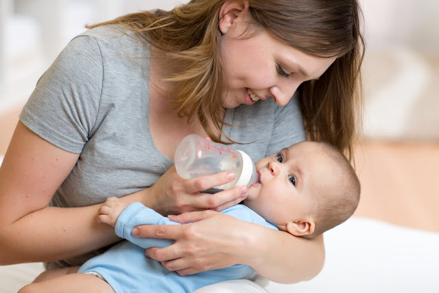 các vấn đề tiêu hóa thường gặp ở trẻ thích nghi 6 tháng đầu đời
