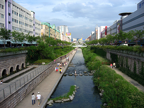 Sungai Cheonggyecheon (seoul), Sungai Bersih Ini Dulunya Kumuh Dan Kotor [ www.BlogApaAja.com ]