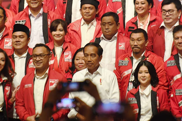 Jokowi Berpeluang Kepemimpinan PSI, Golkar Bahas Terima Realitas Politik