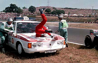 Inoue atropelado pelo carro de socorro, em Hungaroring