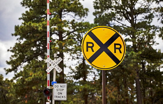 Railroad Crossing: Essential safety Tips for Every Driver