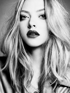 Amanda Seyfried - Black and White