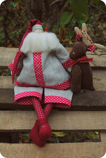 tilda, handmade, santa, santa claus,  new year, doll, red, fawn, natural, natural fabrics, American cotton, linen, felting, fabric tilda,