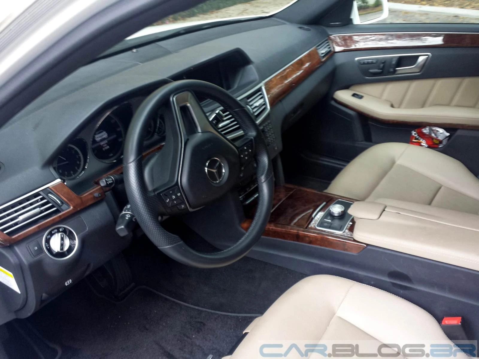 Mercedes-Benz E 350 2013 - interior