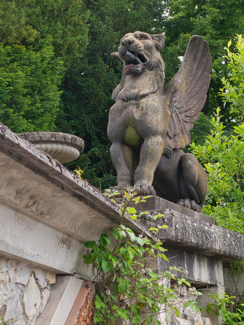 jiemve, le temps d'une pose, château, Pomponne, fontaine, statue, griffon