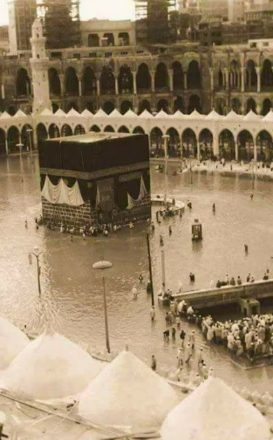 flood, Hola Kaaba, Holy, holy kaba, images, Kaaba, kaba, khan Kaaba, Khana, khana kaba, madina, makkah, masjid nabwai, mecca, mosque, nabwi, old, prophet mosque, rare, unseen,