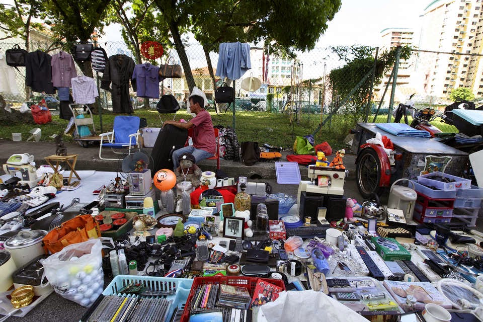 tempat belanja singapura: sungei road thieves market