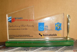 Pusat Plakat Trophy, Resin Acrylic, Gambar Plakat, 0856.4578.4363, www.rumahplakat.com