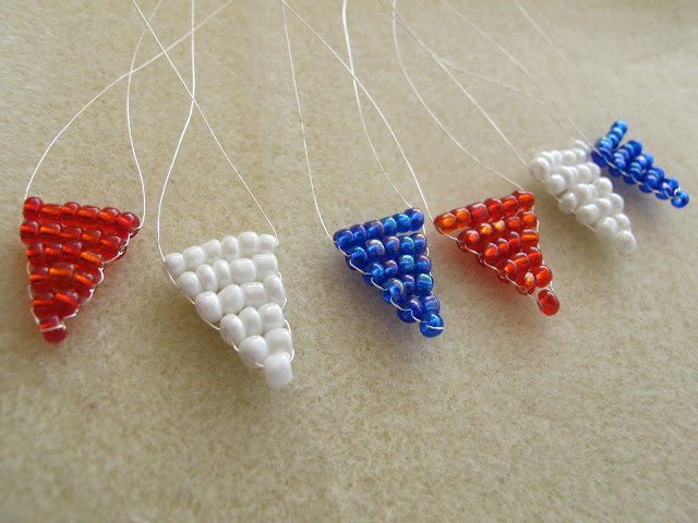how to make seed bead flags