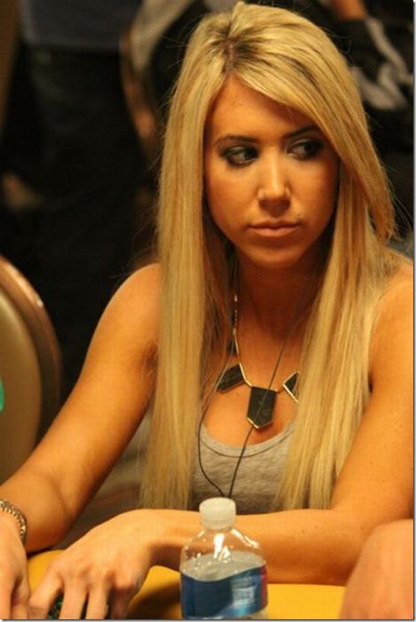 As garotas mais sexys jogarodas de poker (3)