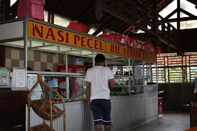 Nasi Pecel Bu Tinuk