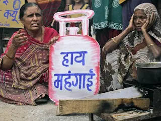 आम आदमी को लगा महंगाई का झटका, घरेलू LPG सिलेंडर की कीमतें बढ़ीं, जानिए नया रेट | #NayaSaberaNetwork