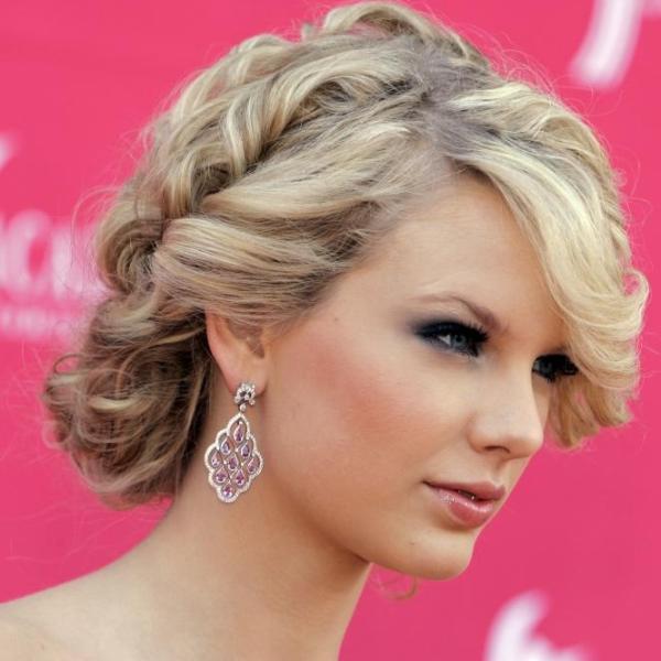 taylor swift updo