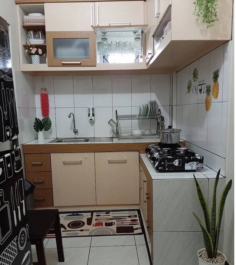 Ide Istimewa Desain Dapur Sempit, Keramik Dinding