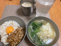 朝食  納豆ごはん ほうれん草＆ネギ汁feat.卵の白身