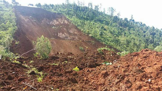 Bentang tanah yang longsor